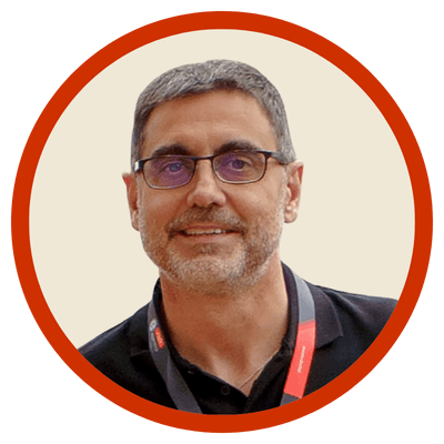 Dr. Alex Santamaría